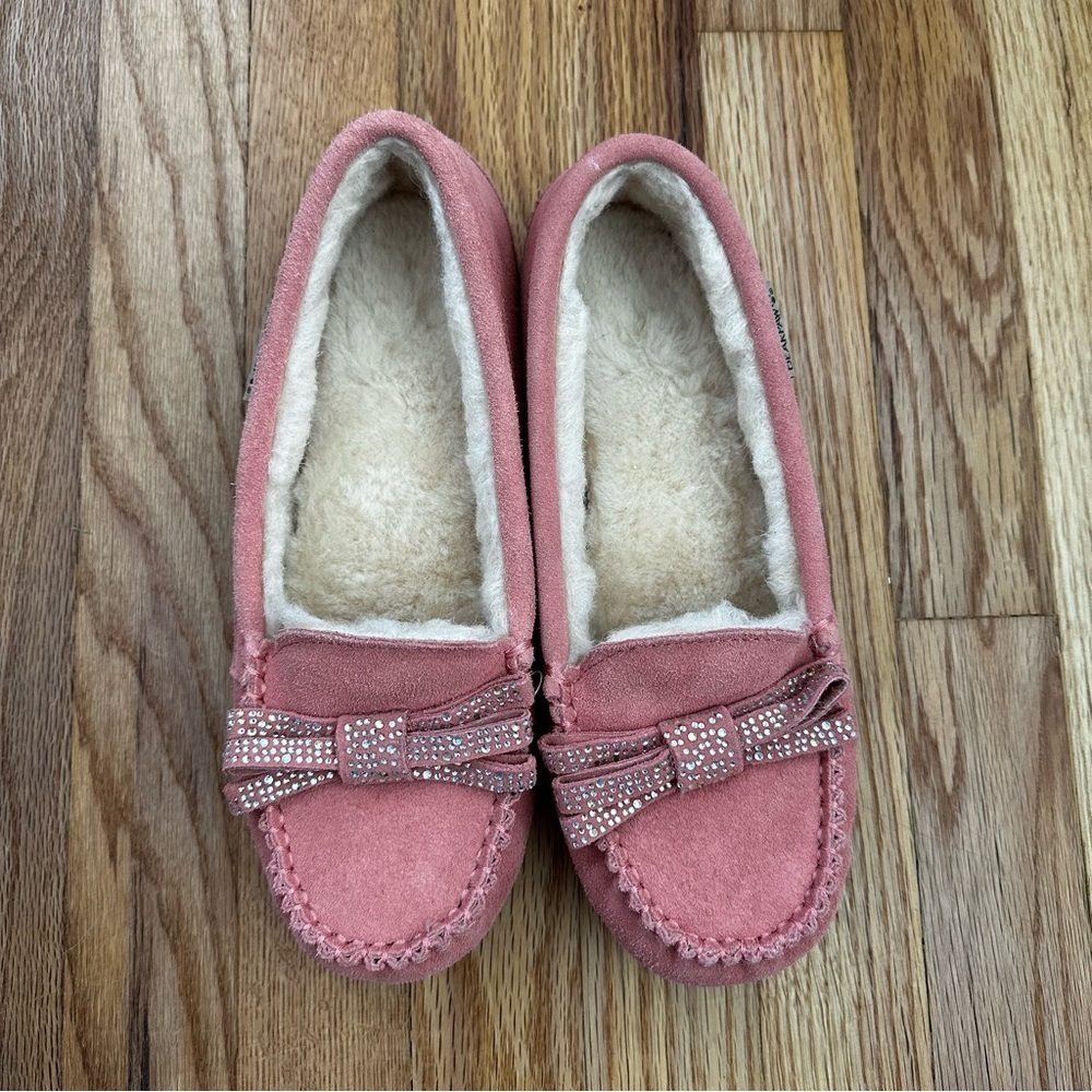 Bearpaw Cynthia Suede Sheepskin Moccasin Bow with Rhinestones Pink US 9